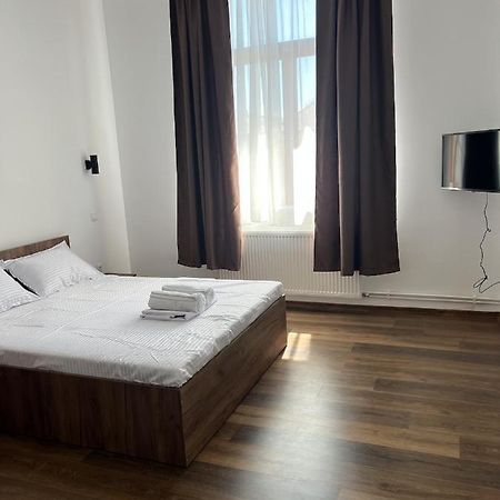 The Dot Otel Mediaş Dış mekan fotoğraf