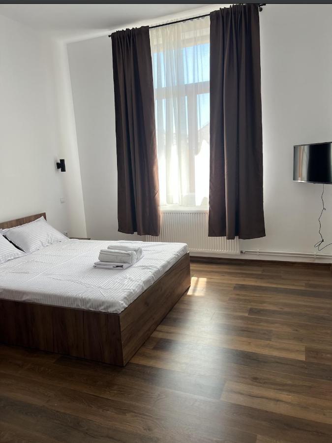 The Dot Otel Mediaş Dış mekan fotoğraf