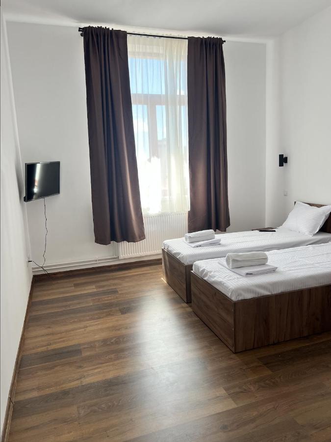 The Dot Otel Mediaş Dış mekan fotoğraf